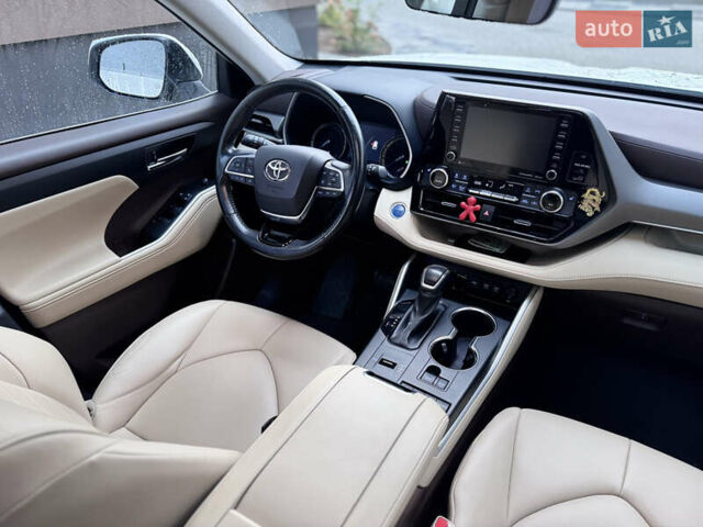 Тойота Хайлендер 2020 в Львове на Automoto.ua Белый Тойота Хайлендер, объемом двигателя 2.49 л и пробегом 60 тыс. км за 47500 $, фото 25 на Automoto.ua