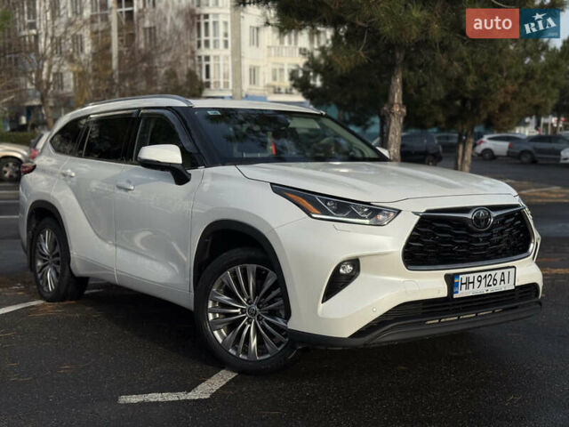 Белый Тойота Хайлендер, объемом двигателя 3.46 л и пробегом 52 тыс. км за 42500 $, фото 2 на Automoto.ua