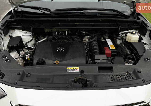 Білий Тойота Хайлендер, об'ємом двигуна 3.46 л та пробігом 49 тис. км за 44400 $, фото 32 на Automoto.ua