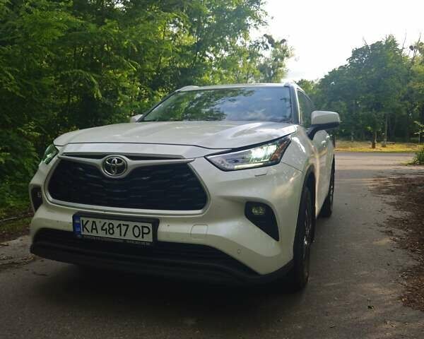 Белый Тойота Хайлендер, объемом двигателя 3.46 л и пробегом 93 тыс. км за 38000 $, фото 1 на Automoto.ua