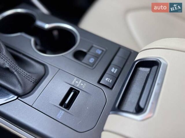 Білий Тойота Хайлендер, об'ємом двигуна 2.49 л та пробігом 61 тис. км за 41800 $, фото 23 на Automoto.ua