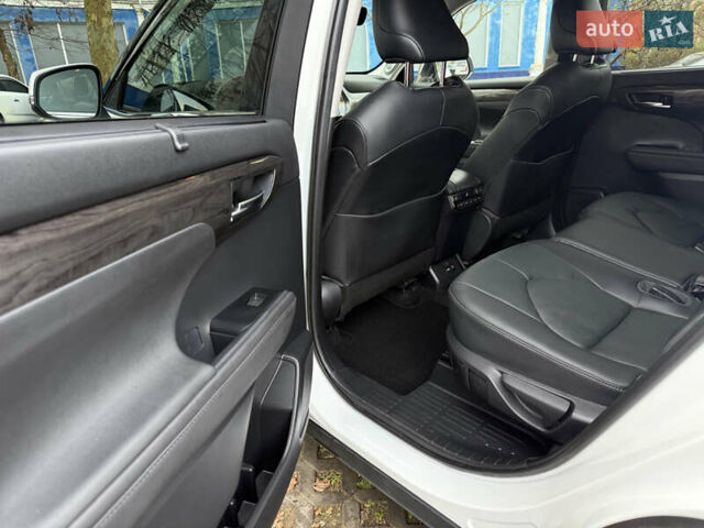 Белый Тойота Хайлендер, объемом двигателя 3.46 л и пробегом 52 тыс. км за 42500 $, фото 31 на Automoto.ua