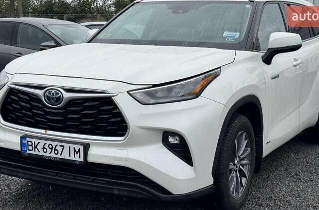Білий Тойота Хайлендер, об'ємом двигуна 2.49 л та пробігом 134 тис. км за 38000 $, фото 1 на Automoto.ua