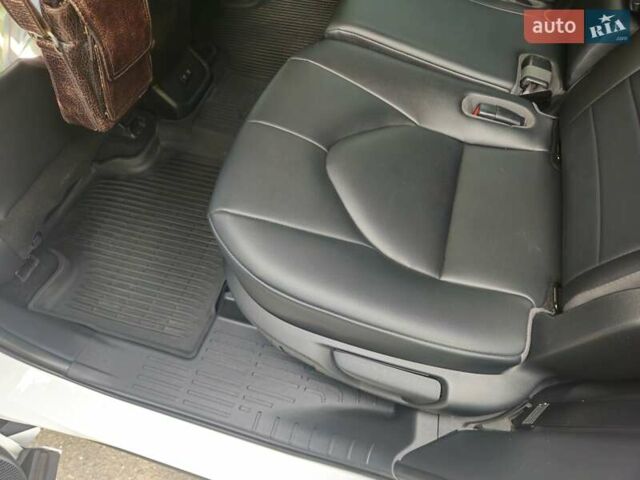 Белый Тойота Хайлендер, объемом двигателя 3.46 л и пробегом 93 тыс. км за 38000 $, фото 11 на Automoto.ua