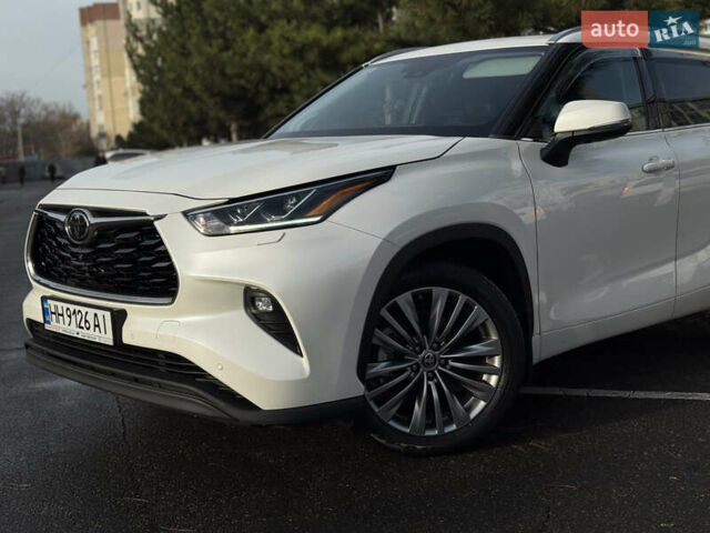 Белый Тойота Хайлендер, объемом двигателя 3.46 л и пробегом 52 тыс. км за 42500 $, фото 6 на Automoto.ua