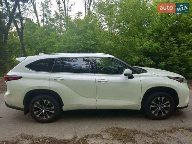 Белый Тойота Хайлендер, объемом двигателя 3.46 л и пробегом 93 тыс. км за 38000 $, фото 4 на Automoto.ua
