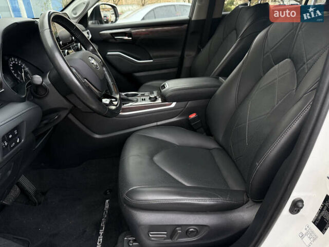 Белый Тойота Хайлендер, объемом двигателя 3.46 л и пробегом 52 тыс. км за 42500 $, фото 13 на Automoto.ua