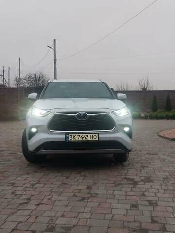 Білий Тойота Хайлендер, об'ємом двигуна 2.49 л та пробігом 20 тис. км за 62000 $, фото 4 на Automoto.ua
