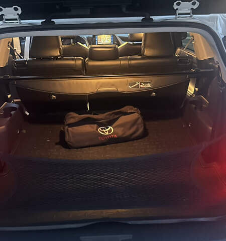 Белый Тойота Хайлендер, объемом двигателя 2.49 л и пробегом 60 тыс. км за 61000 $, фото 16 на Automoto.ua