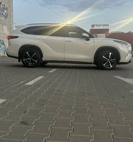 Белый Тойота Хайлендер, объемом двигателя 2.49 л и пробегом 60 тыс. км за 61000 $, фото 7 на Automoto.ua