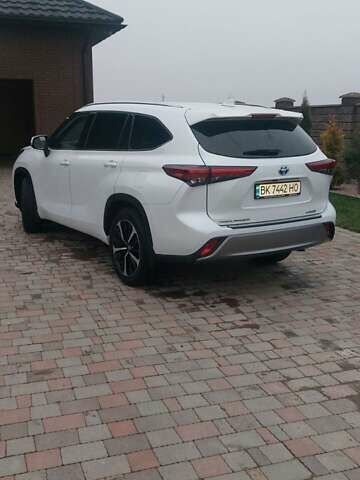 Білий Тойота Хайлендер, об'ємом двигуна 2.49 л та пробігом 20 тис. км за 62000 $, фото 2 на Automoto.ua