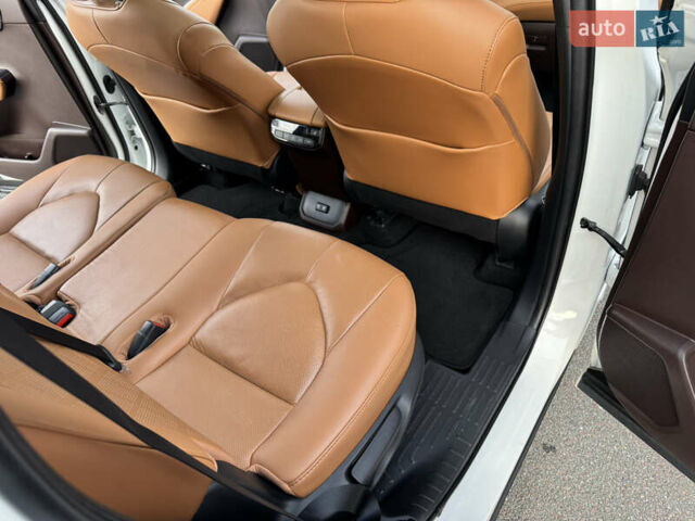 Белый Тойота Хайлендер, объемом двигателя 3.46 л и пробегом 41 тыс. км за 46700 $, фото 42 на Automoto.ua