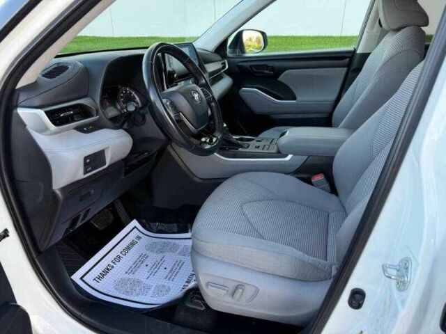 Білий Тойота Хайлендер, об'ємом двигуна 3.5 л та пробігом 33 тис. км за 13000 $, фото 4 на Automoto.ua