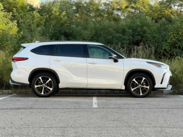 Тойота Хайлендер 2021 в Львове на Automoto.ua Белый Тойота Хайлендер, объемом двигателя 3.5 л и пробегом 19 тыс. км за 13500 $, фото 7 на Automoto.ua