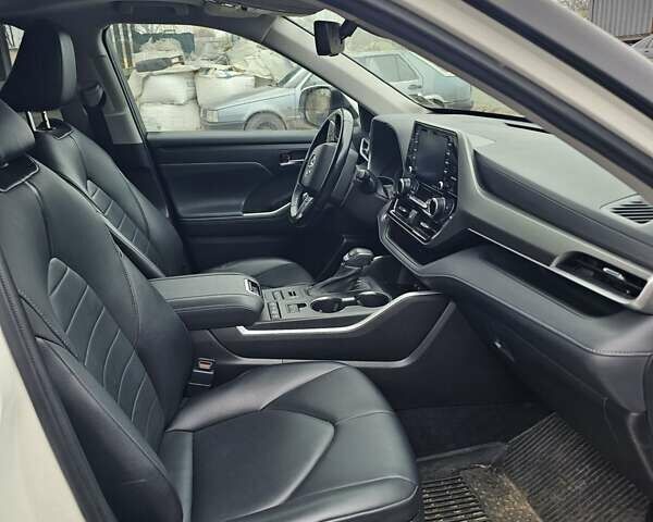 Білий Тойота Хайлендер, об'ємом двигуна 3.5 л та пробігом 88 тис. км за 45000 $, фото 2 на Automoto.ua