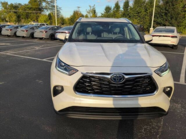 Тойота Хайлендер 2021 в Кривом Роге на Automoto.ua Белый Тойота Хайлендер, объемом двигателя 2.5 л и пробегом 21 тыс. км за 30100 $, фото 1 на Automoto.ua