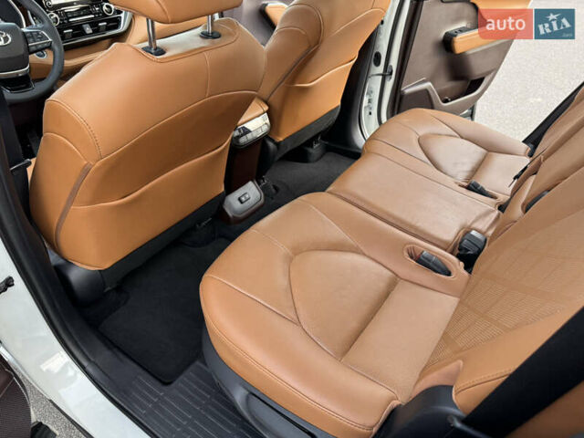 Белый Тойота Хайлендер, объемом двигателя 3.46 л и пробегом 41 тыс. км за 46700 $, фото 53 на Automoto.ua