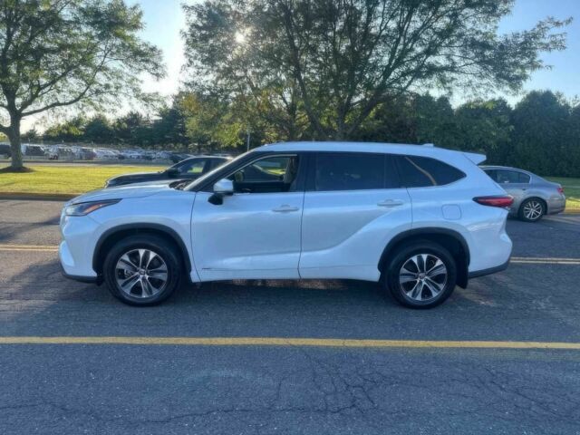 Белый Тойота Хайлендер, объемом двигателя 2.5 л и пробегом 12 тыс. км за 28750 $, фото 4 на Automoto.ua