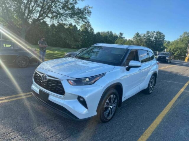 Белый Тойота Хайлендер, объемом двигателя 2.5 л и пробегом 12 тыс. км за 28750 $, фото 2 на Automoto.ua