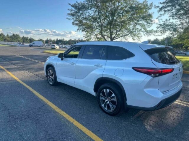 Белый Тойота Хайлендер, объемом двигателя 2.5 л и пробегом 12 тыс. км за 28750 $, фото 5 на Automoto.ua