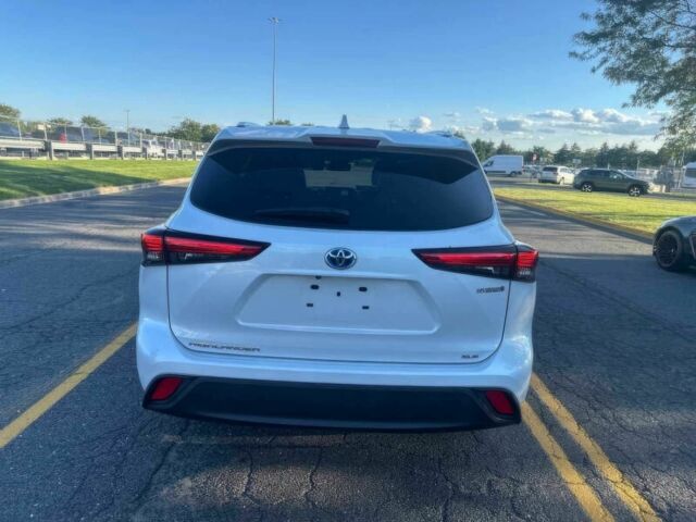 Белый Тойота Хайлендер, объемом двигателя 2.5 л и пробегом 12 тыс. км за 28750 $, фото 6 на Automoto.ua