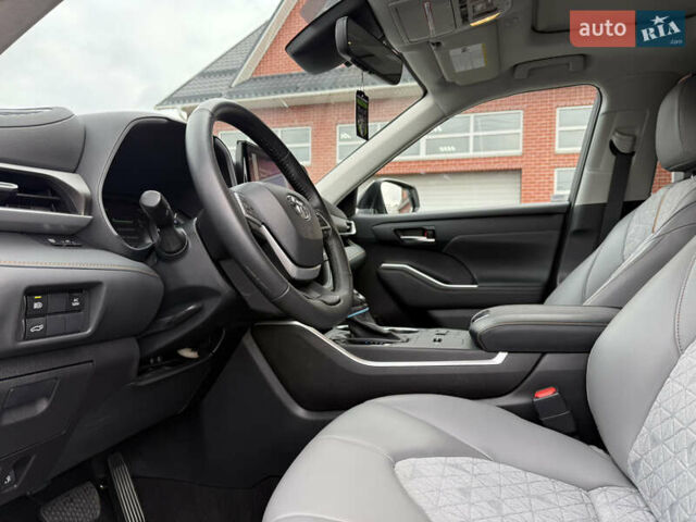 Белый Тойота Хайлендер, объемом двигателя 2.49 л и пробегом 39 тыс. км за 46500 $, фото 8 на Automoto.ua