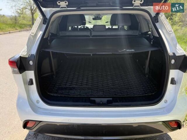 Белый Тойота Хайлендер, объемом двигателя 2.49 л и пробегом 41 тыс. км за 56500 $, фото 4 на Automoto.ua