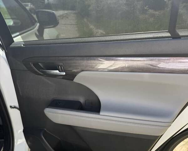 Белый Тойота Хайлендер, объемом двигателя 2.49 л и пробегом 41 тыс. км за 56500 $, фото 24 на Automoto.ua