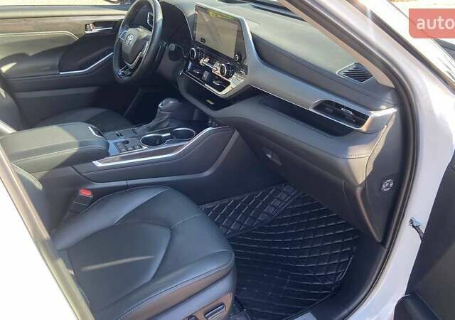 Белый Тойота Хайлендер, объемом двигателя 2.49 л и пробегом 75 тыс. км за 59700 $, фото 5 на Automoto.ua