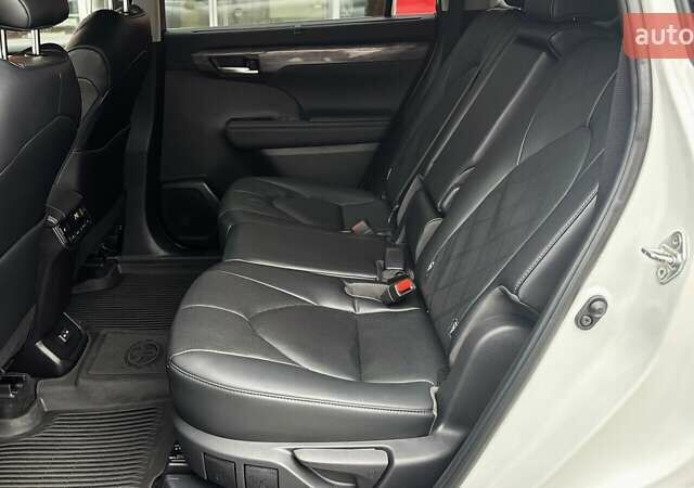 Білий Тойота Хайлендер, об'ємом двигуна 2.49 л та пробігом 138 тис. км за 49500 $, фото 10 на Automoto.ua