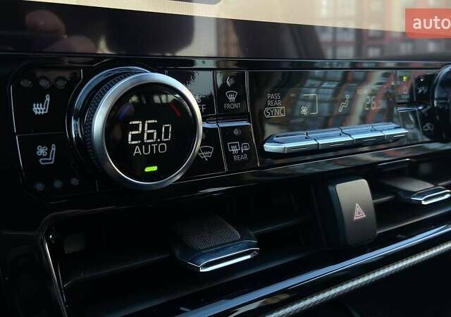 Белый Тойота Хайлендер, объемом двигателя 2.49 л и пробегом 75 тыс. км за 59700 $, фото 14 на Automoto.ua