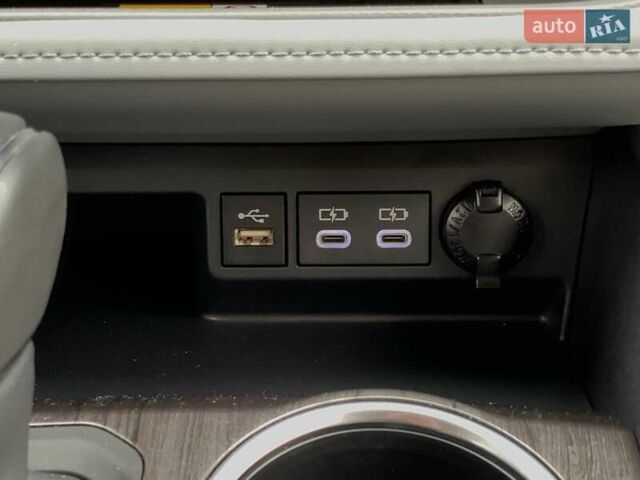 Белый Тойота Хайлендер, объемом двигателя 2.5 л и пробегом 13 тыс. км за 56999 $, фото 55 на Automoto.ua