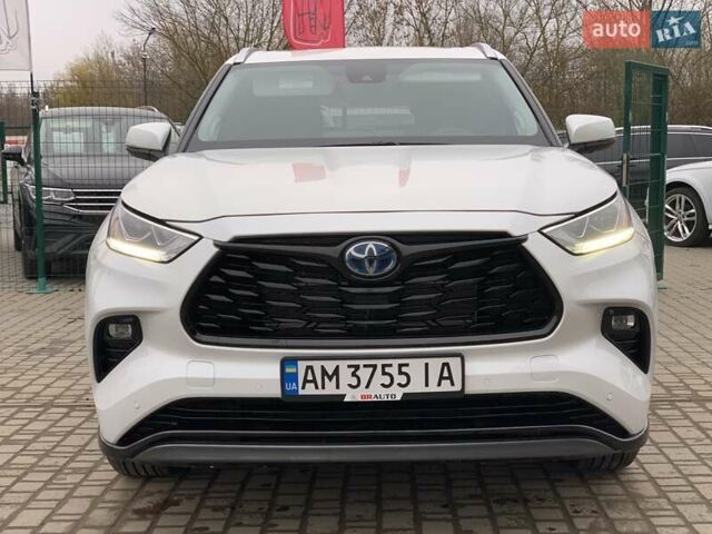 Белый Тойота Хайлендер, объемом двигателя 2.5 л и пробегом 13 тыс. км за 56999 $, фото 4 на Automoto.ua