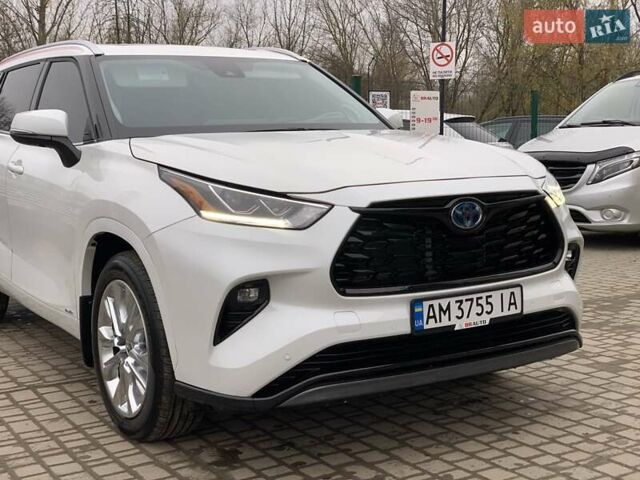 Белый Тойота Хайлендер, объемом двигателя 2.5 л и пробегом 13 тыс. км за 56999 $, фото 7 на Automoto.ua