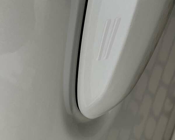 Белый Тойота Хайлендер, объемом двигателя 2.5 л и пробегом 13 тыс. км за 56999 $, фото 42 на Automoto.ua