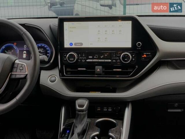 Белый Тойота Хайлендер, объемом двигателя 2.5 л и пробегом 13 тыс. км за 56999 $, фото 40 на Automoto.ua