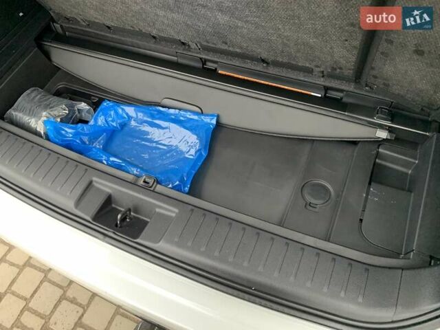 Белый Тойота Хайлендер, объемом двигателя 2.5 л и пробегом 13 тыс. км за 56999 $, фото 29 на Automoto.ua