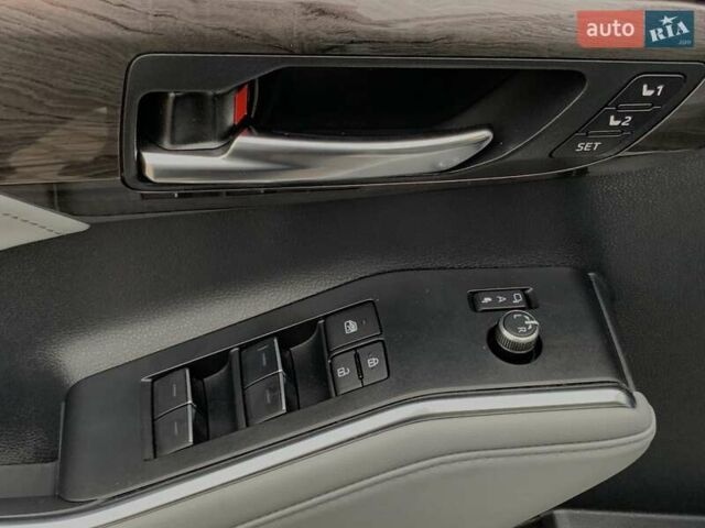 Белый Тойота Хайлендер, объемом двигателя 2.5 л и пробегом 13 тыс. км за 56999 $, фото 44 на Automoto.ua