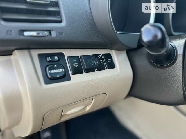 Бежевый Тойота Хайлендер, объемом двигателя 3.46 л и пробегом 280 тыс. км за 13200 $, фото 21 на Automoto.ua