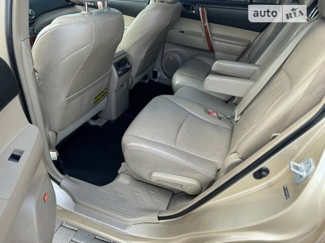 Бежевый Тойота Хайлендер, объемом двигателя 3.46 л и пробегом 280 тыс. км за 13200 $, фото 27 на Automoto.ua