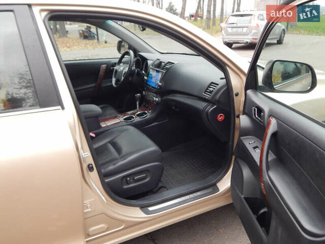 Бежевий Тойота Хайлендер, об'ємом двигуна 3.46 л та пробігом 232 тис. км за 14498 $, фото 26 на Automoto.ua