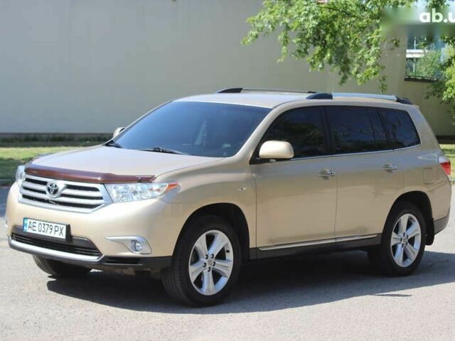 Бежевий Тойота Хайлендер, об'ємом двигуна 3.5 л та пробігом 113 тис. км за 17990 $, фото 2 на Automoto.ua