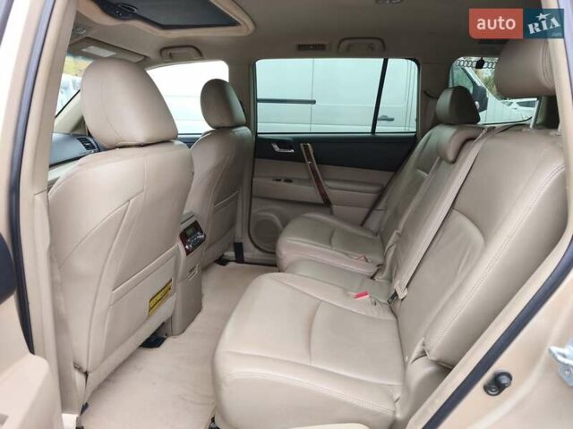Бежевый Тойота Хайлендер, объемом двигателя 3.46 л и пробегом 302 тыс. км за 18600 $, фото 10 на Automoto.ua