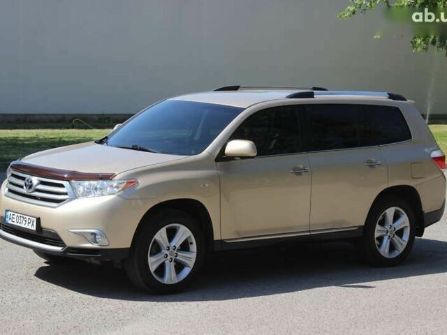 Бежевий Тойота Хайлендер, об'ємом двигуна 3.5 л та пробігом 113 тис. км за 17990 $, фото 1 на Automoto.ua
