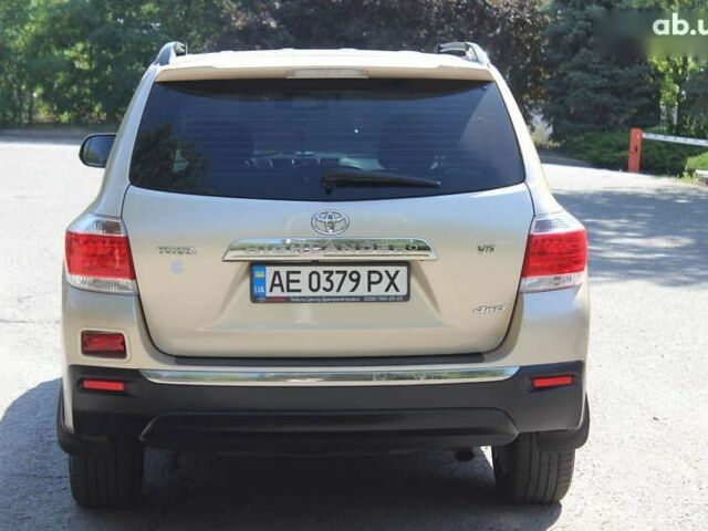 Бежевий Тойота Хайлендер, об'ємом двигуна 3.5 л та пробігом 113 тис. км за 17990 $, фото 8 на Automoto.ua