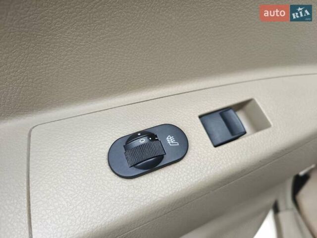 Бежевый Тойота Хайлендер, объемом двигателя 3.46 л и пробегом 302 тыс. км за 18600 $, фото 11 на Automoto.ua