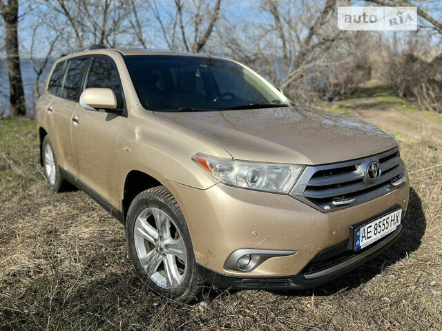 Тойота Хайлендер 2011 в Верхнеднепровске на Automoto.ua Бежевый Тойота Хайлендер, объемом двигателя 3.49 л и пробегом 290 тыс. км за 18000 $, фото 15 на Automoto.ua