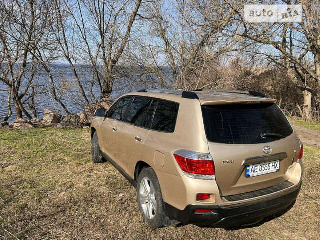 Тойота Хайлендер 2011 в Верхнеднепровске на Automoto.ua Бежевый Тойота Хайлендер, объемом двигателя 3.49 л и пробегом 290 тыс. км за 18000 $, фото 13 на Automoto.ua