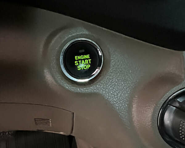 Тойота Хайлендер 2011 в Верхнеднепровске на Automoto.ua Бежевый Тойота Хайлендер, объемом двигателя 3.49 л и пробегом 290 тыс. км за 18000 $, фото 1 на Automoto.ua