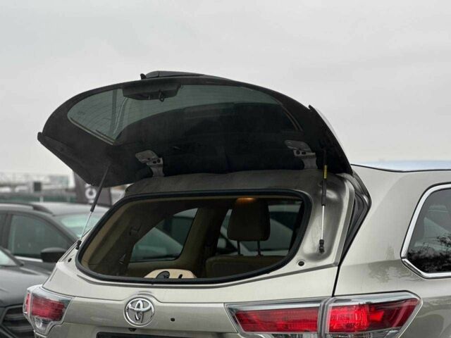 Бежевый Тойота Хайлендер, объемом двигателя 3.5 л и пробегом 166 тыс. км за 23990 $, фото 7 на Automoto.ua